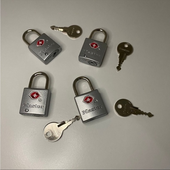 Master Lock Mini 4 Count NEW - Picture 3 of 3